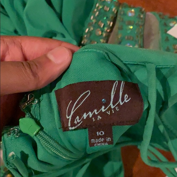 Camille La Vie Formal Dress - Picture 5 of 7